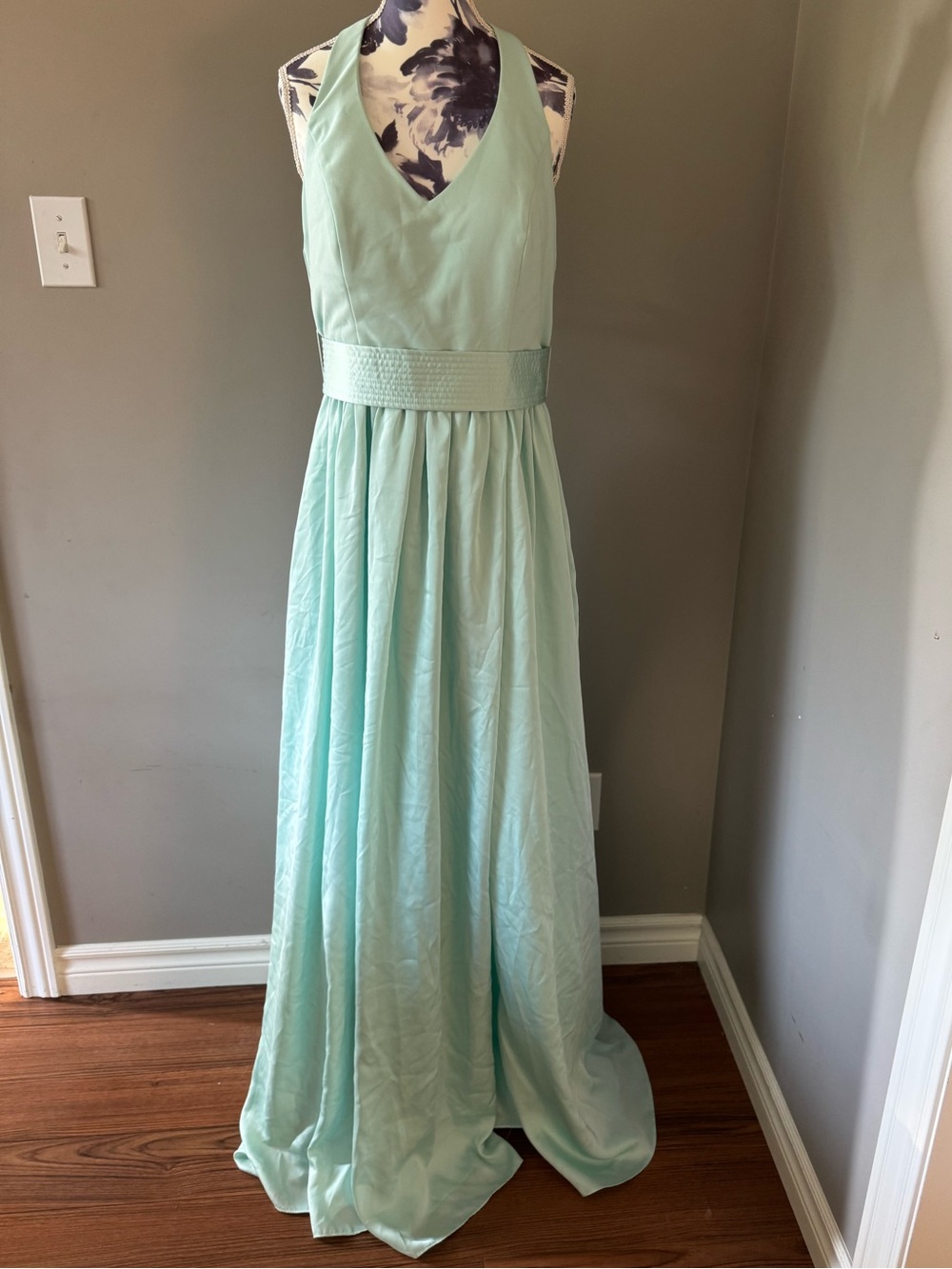 WHITE By Vera Wang Mint Green Bridesmaid Halter Dress With Bow Details